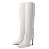 Schicke kniehohe Stiletto-Stiefel aus Kunstleder mit Kroko-Effekt und spitzer Spitze - Off-White